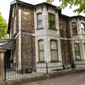  Apartment Cohost Partners | Close To Centre | One Br!