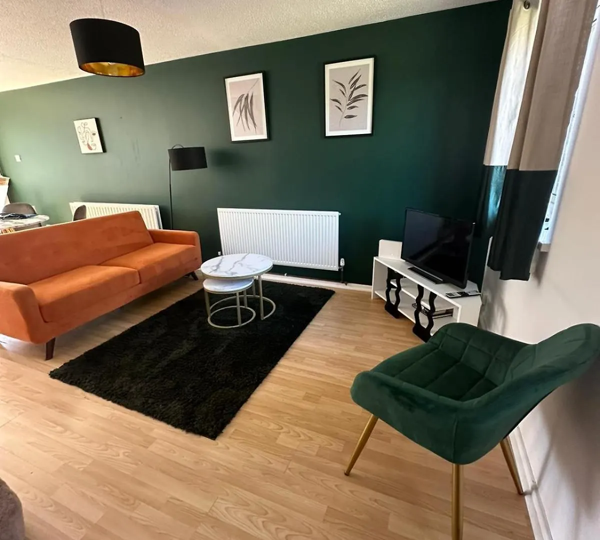 Cosy, Conveniently Located House By Dwell Haven - Close To Cardiff Centre contacts